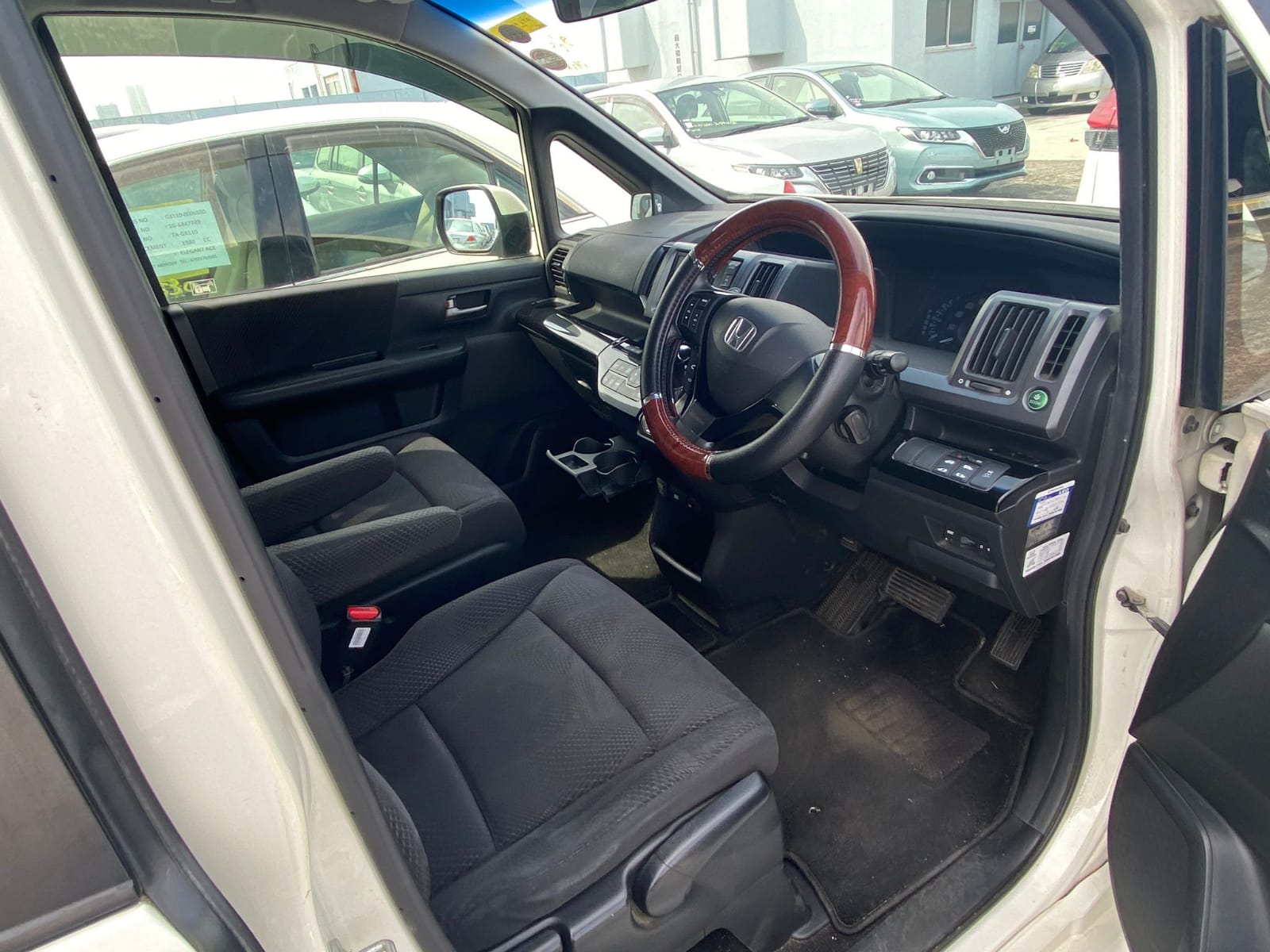 HONDA STEP WAGON 2012 White